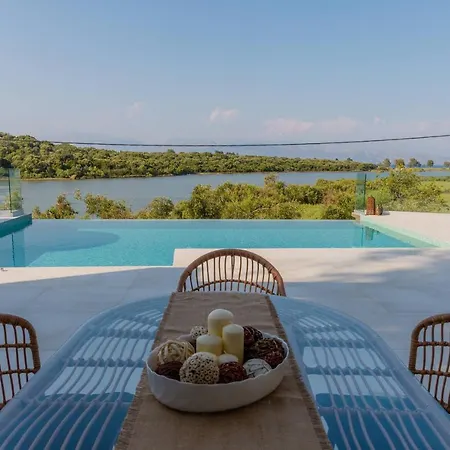 Villa Serapias By Posarellivillas