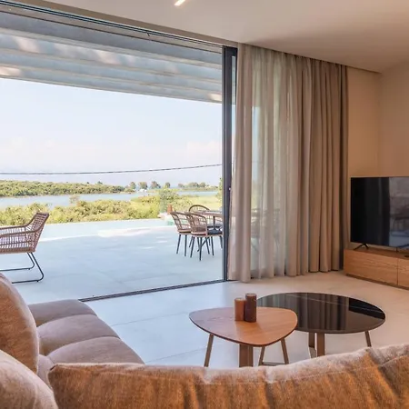 Vila Serapias By Posarellivillas *